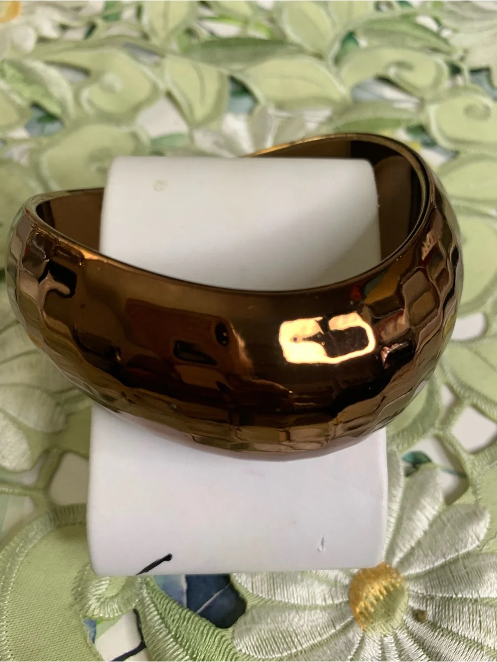 Classic Hammered Metal Look Bangle Bracelet - Copper